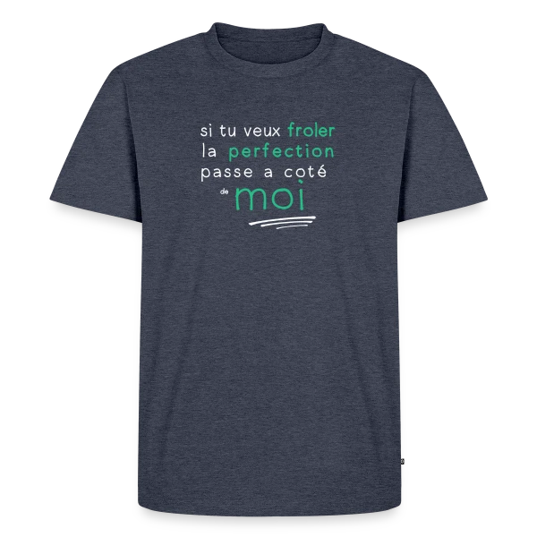 Maquette de T-shirt Premium bio Homme « La Perfection » à personnaliser