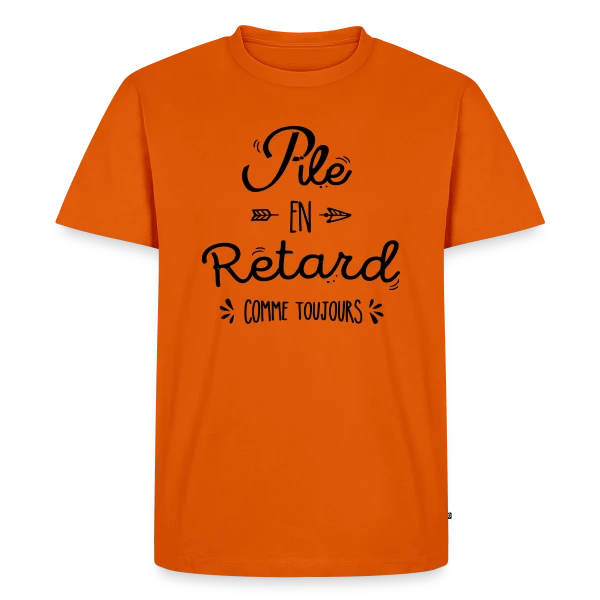 Maquette de T-shirt Premium bio Homme « Pile Poil en Retard » à personnaliser