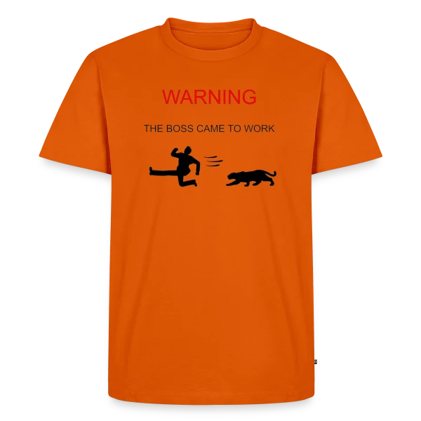 Maquette de T-shirt Premium bio Homme « Attention : Le Patron est Arrivé » à personnaliser