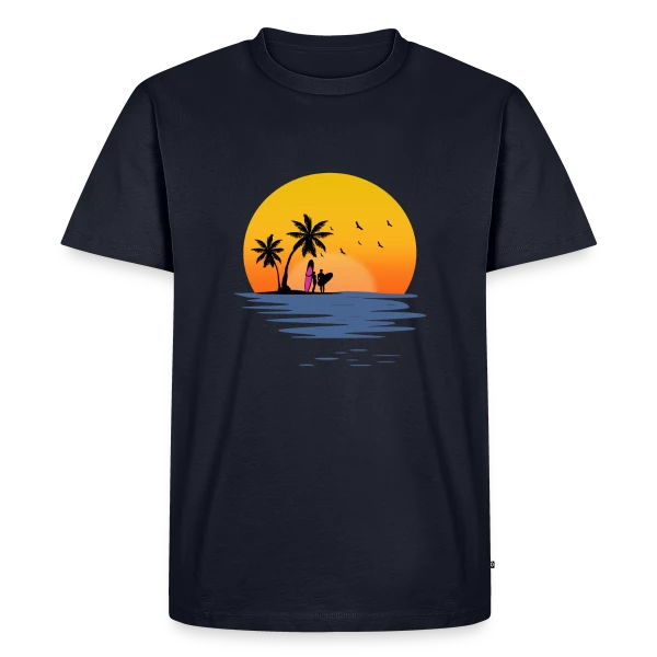Maquette de T-shirt Premium bio Homme « Coucher de Soleil Plage Surfeurs » à personnaliser