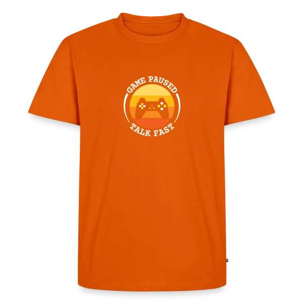 Maquette de T-shirt Premium bio Homme « Manette Rétro Gaming » à personnaliser