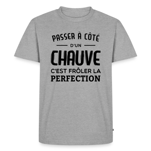 Maquette de T-shirt Premium bio Homme « Chauve et Parfait : L'Humour Assume
R » à personnaliser