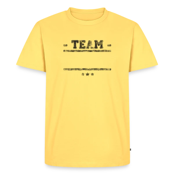 Maquette de T-shirt Premium bio Homme « Équipe Personnalisée : Votre Team Ici » à personnaliser