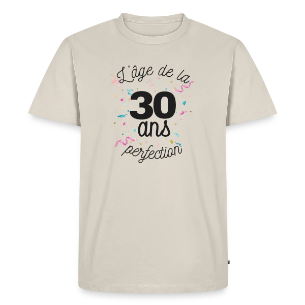 Maquette de T-shirt Premium bio Homme « 30 Ans : L'Âge de la Perfection » à personnaliser