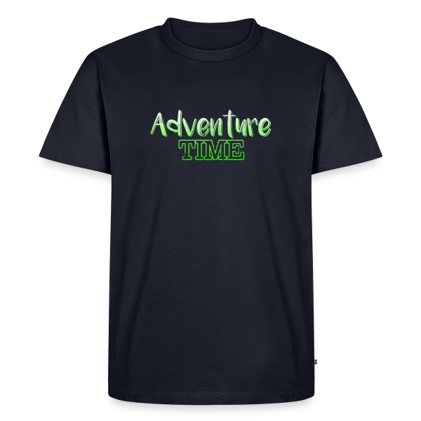 Maquette de T-shirt Premium bio Homme « L'Heure de l'Aventure » à personnaliser