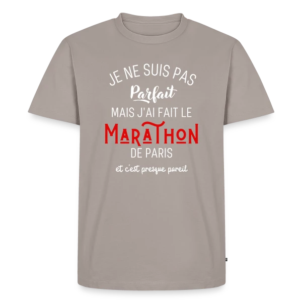 Maquette de T-shirt Premium bio Homme « Marathon Paris Humour » à personnaliser