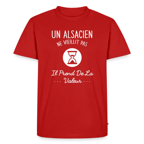 Maquette de T-shirt Premium bio Homme « Alsacien Humour - Ne Vieillit Pas, Prend de la Valeur » à personnaliser