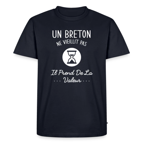 Maquette de T-shirt Premium bio Homme « Un Breton Ne Vieillit Pas, Il Prend de la Valeur - Humour Bretagne » à personnaliser