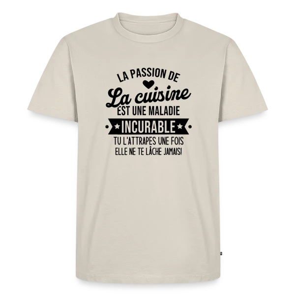 Maquette de T-shirt Premium bio Homme « Humour Cuisine : Une Maladie Incurable ! » à personnaliser