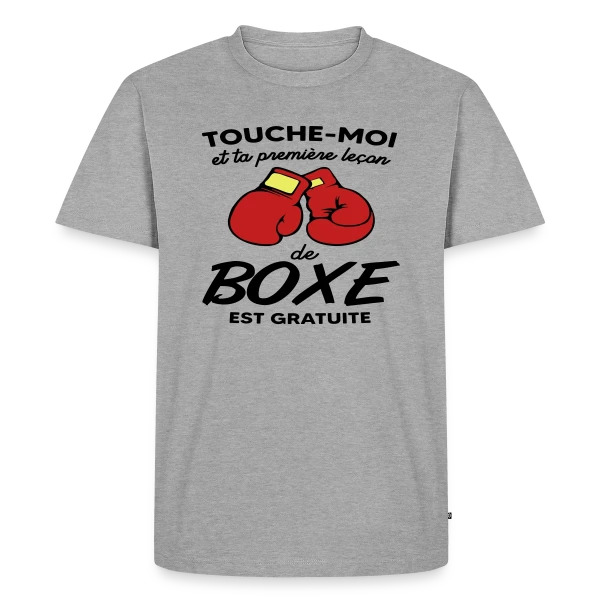 Maquette de T-shirt Premium bio Homme « Touche-Moi et Ta Leçon de Boxe Est Gratuite ! Humour » à personnaliser