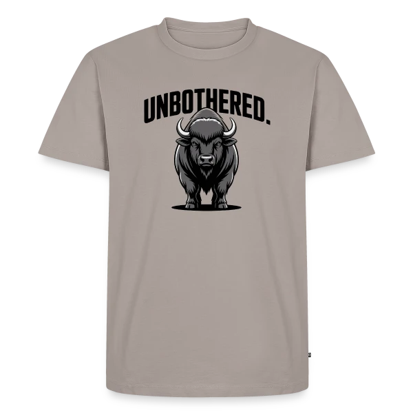 Maquette de T-shirt Premium bio Homme « Bison Imperturbable » à personnaliser