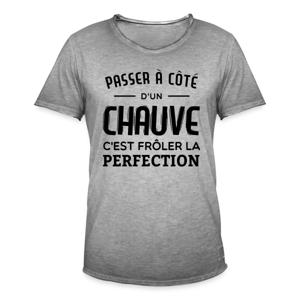 Chauve et Parfait : L'Humour Assume
R sur T-shirt vintage Homme